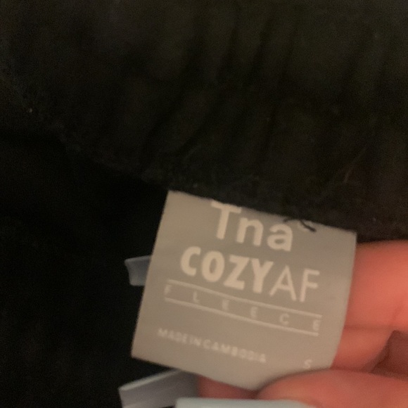 Aritzia shorts - Picture 2 of 2